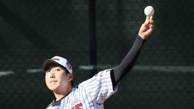 순조로운 2025시즌 준비…LG 손주영, 캠프 두 번째 불펜피칭