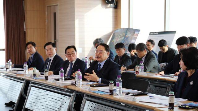 국회 농해수위, 해운항만 현장 방문···‘선박금융 확대’ 등 논의
