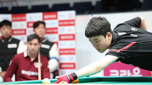 '하이런 12점' 김영원, 3세트서 마르티네스 꺾었다…승리는 나머지 세트 모두 이긴 '크라운해태'
