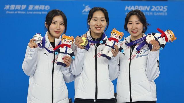 쇼트트랙 金4 '슈퍼 골든데이'→금·은·동 싹쓸이+혼성계주 우승까지…중국 코 납작하게 눌렀다 [하얼빈 현장]