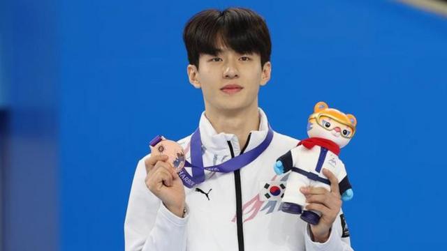 ‘훈남 쇼트트랙 스타’ 장성우, 1000m 금메달로 2관왕! 프로필+인스타+군대+여친까지 전격 공개