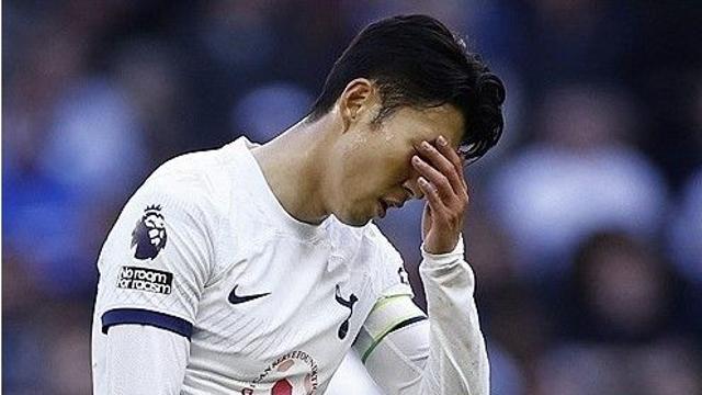 손흥민 이럴수가! 너무 가혹하다…'주장 박탈' 이어 '현금화' 주장 터졌다→