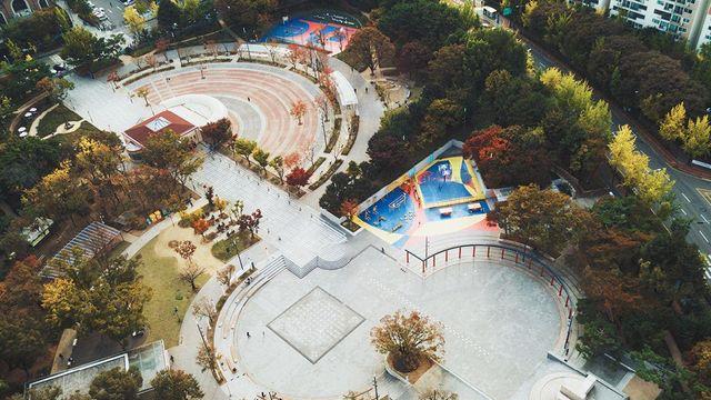 오래된 공원을 리메이크하는 방식