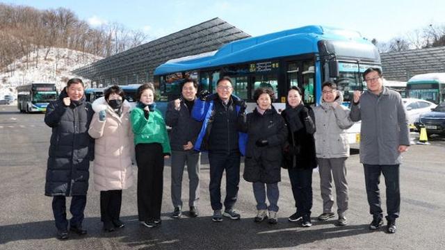 수원특례시의회 환경위, 현장방문 '동부공영 버스차고지' 점검
