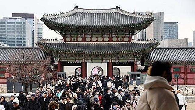설 연휴에 궁궐·왕릉 찾은 관람객 60만명…절반은 경복궁 방문