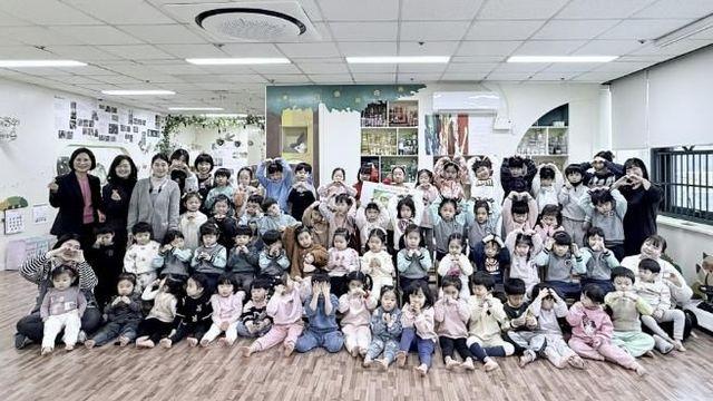 의왕시 오전어린이집, '시장놀이' 수익금 기부