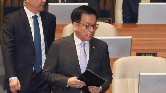 늦어지는 최상목-트럼프 통화…