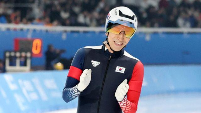 '빙속 레전드' 이승훈, AG 통산 9번째 메달 획득… 팀추월서 2위