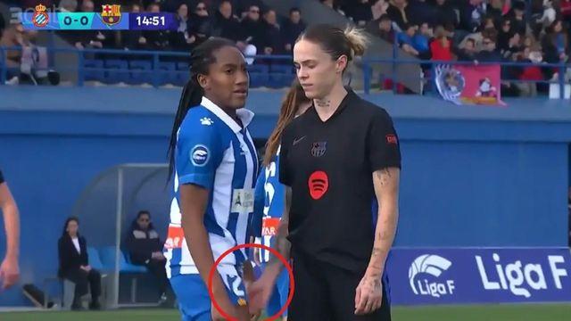 女 선수에게 