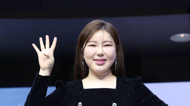 “와 이거 보통이 아니네...” 송가인, 홀로서기 후 첫 앨범 어땠나 [종합]