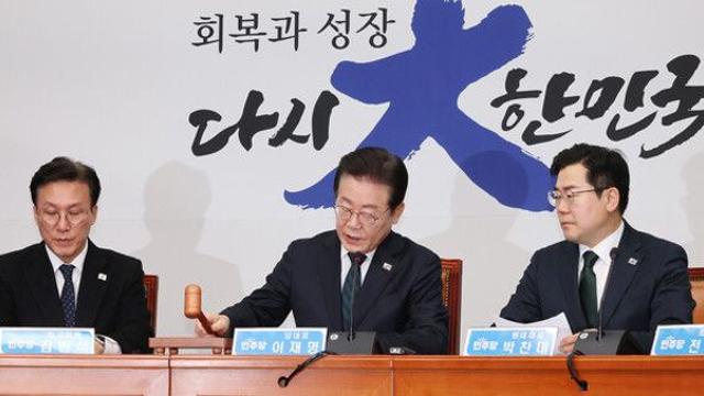이재명 “국민의힘, 국정 책임지는 여당으로서 책임감 느끼지 않아”