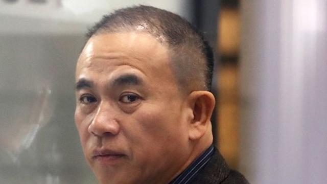 황금폰에 전현직 국회의원 140명이?… 