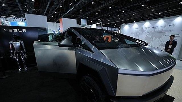 머스크, 美정부엔 칼자루 대면서…테슬라車 6천억어치 납품할 듯