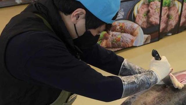 한국이 전세계 소비량 3위인 최고급 생선... '1마리에 1000만원' 괴물급 잡혔다