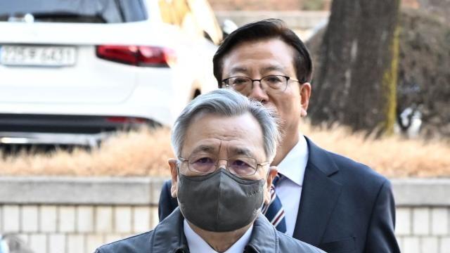 '대장동 50억 클럽' 박영수, 19억 혐의 인정…1심 징역 7년 선고