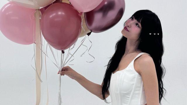 트와이스 모모, 코르셋 톱&스커트 순백의 스타일링