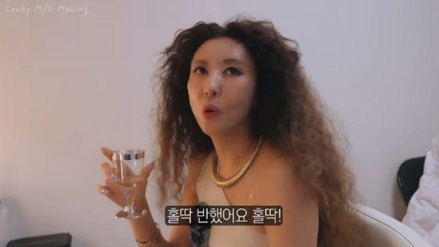 김완선, 뮤비 촬영 비화 “슬기에 홀딱 빠져…잠재력 크고 심성 자체가 고와” (완선TV)