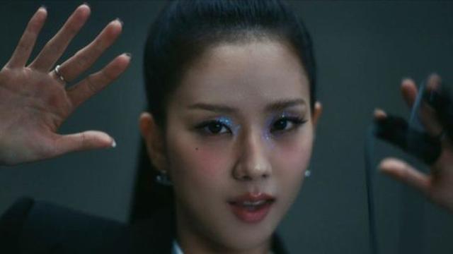 ‘꽃’이랑 다르네... 지수, 신곡 MV에 차승원 출연