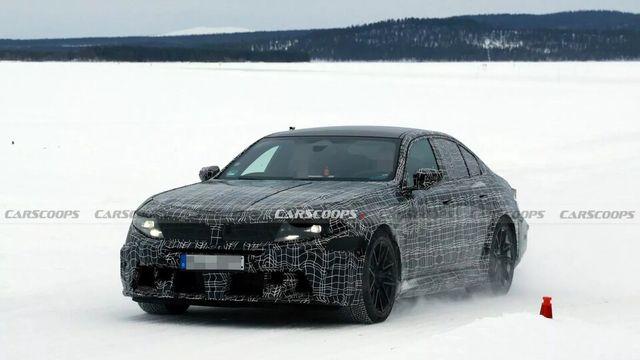 벌써 디자인 바뀐다! BMW, 'M5 페이스리프트' 테스트카 포착