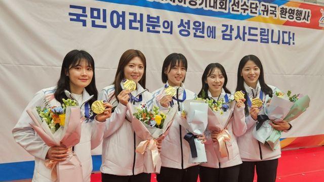 '10전 전승 퍼펙트 금메달' 女 컬링 대표팀 