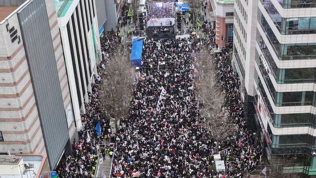 尹 탄핵 반대·지지 집회 전국 곳곳 열려...광주 5·18 역사 현장에도 집결