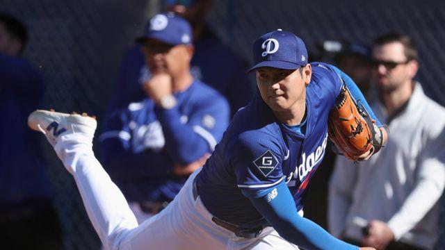 오타니, 스프링캠프 첫 공식 불펜 투구...최고 151.3㎞/h 뿌려