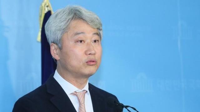 與김근식 