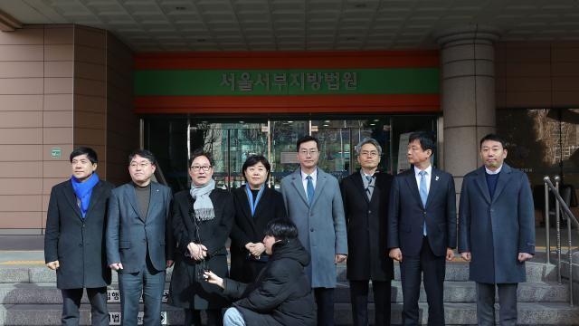 민주, '폭력 난동 사태' 서부지법 방문…