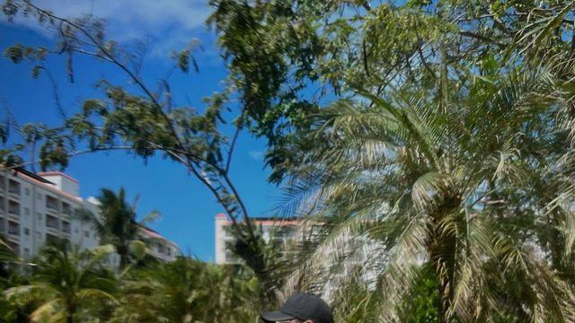 문세윤, 가족과 함께한 세부 여행… 편안한 스타일링으로 여유 만끽 중