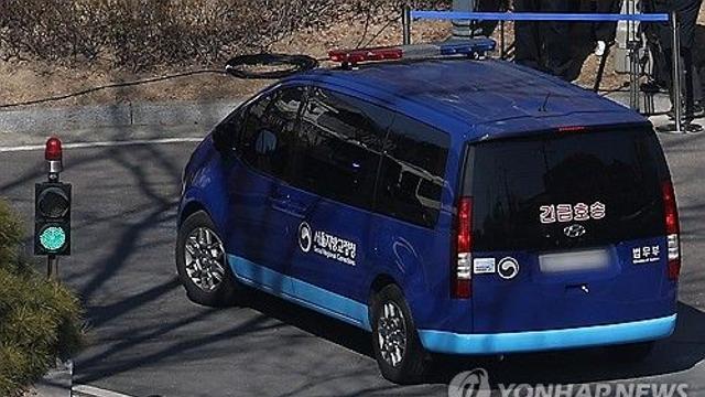 尹, 9차변론 불출석…헌재까지 왔다가 구치소 바로 돌아가