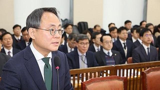 행안장관 대행, 전국민 25만원 지원금에 