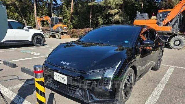 “직접보니 호불호 갈릴 디자인!” EV4 GT 라인 실차를 본 소감