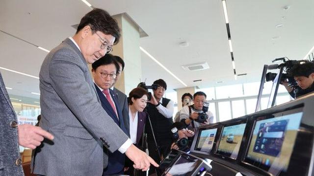 국힘, 판교 반도체 현장 찾아 “‘주52시간 예외’ 포함 특별법 처리돼야”