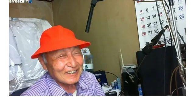 아픈 아내 위해 방송 시작한 최고령 스트리머 근황.jpg,,