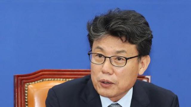 진성준 