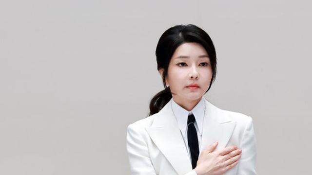 김 여사, 명태균 '김해 단수 공천' 요청 때도 통화…김영선 11차례 연락 확인