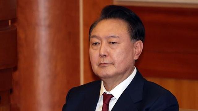 尹 변호인단 “헌재 결과 당연히 승복, 공정 결정 촉구”