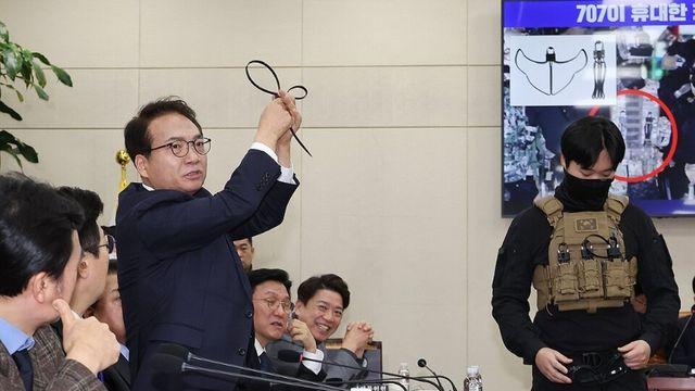 [국방위] 국회에 나타난 군용 ‘케이블 타이’…박선원 시연 
