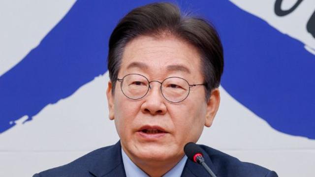 이재명, '차기 대통령감' 34%… 당 선호도는 민주 40%·국힘 34%