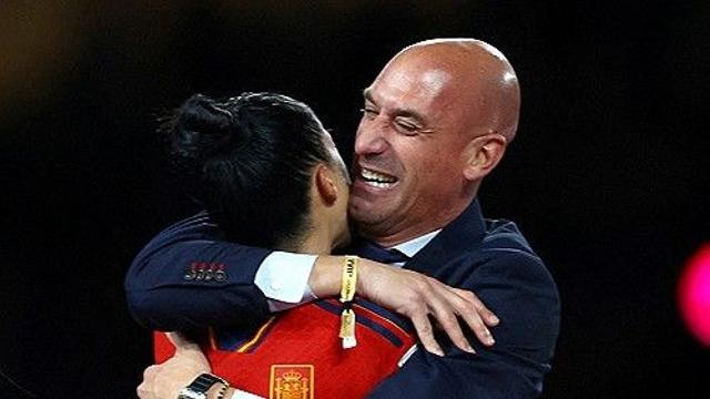 '강제 입맞춤' 前스페인 축구협회장, 3년 자격정지 항소 기각