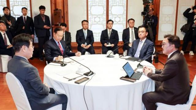 당정 '주52시간' 설득했지만…이재명 