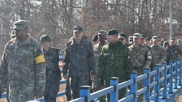 합참의장·주한미군사령관 사령관, JSA 대비태세 현장점검