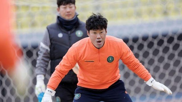[K리그2 스타] 졌지만 빛났다! ‘선방 10회’ 이승빈, 수원 파상공세 1실점으로 봉쇄
