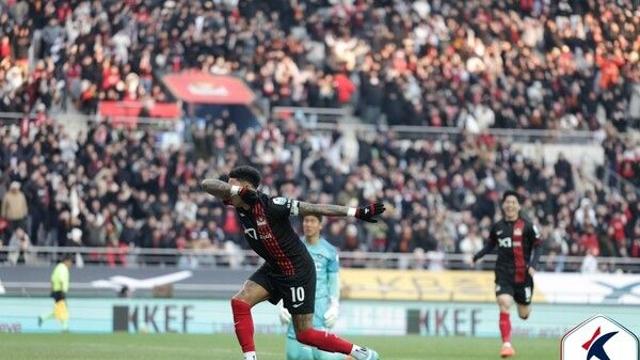 [st&현장] '린가드 골!' 서울, 41,415명 모인 안양과의 앙숙전에서 웃었다…2-1 승리