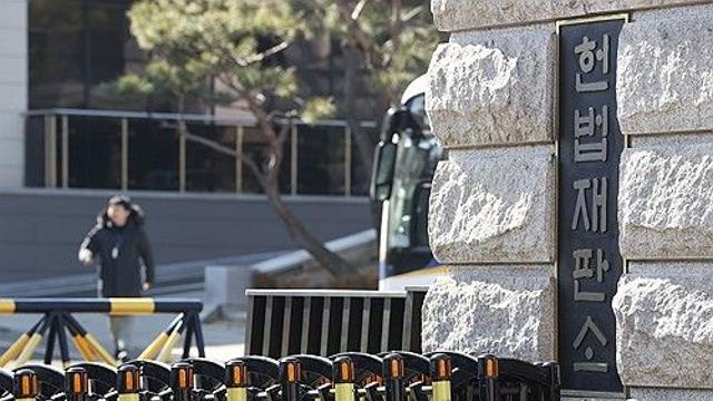 여야, '5월 조기대선' 가능성 촉각…'정권유지 vs 교체' 전초전