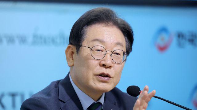 [속보] 이재명, 지지자들에게 “비명계 인사들에 대한 비난 멈춰달라”