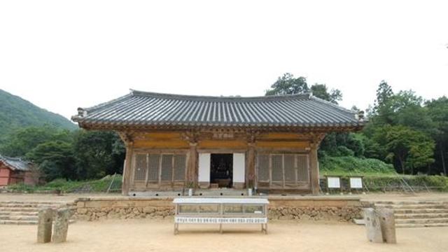 국보 '강진 무위사 극락보전' 해체·보수한다…벽화도 보존 처리