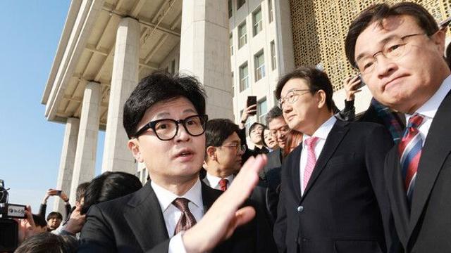 한동훈, 26일 저서 출간...복귀 임박에 친윤·친한 견제와 지원 목소리 엇갈려  