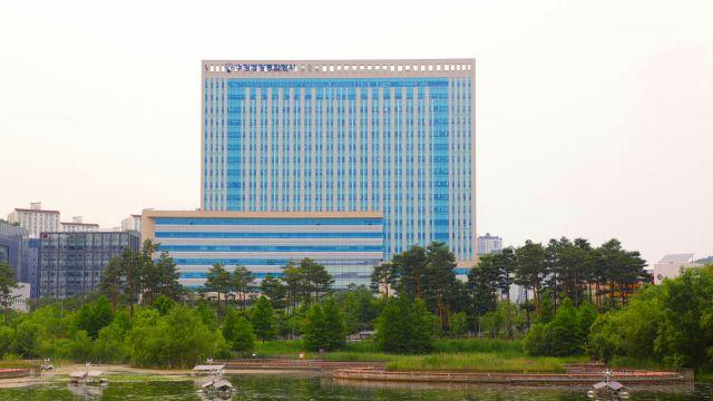 “간호 힘들어”…암 말기 아내 살해한 남편, 징역 7년