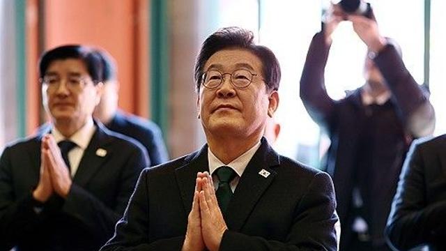 李 